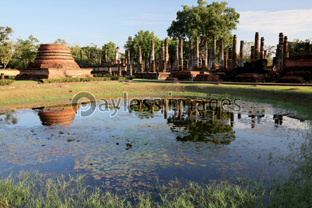 タイ国スコータイの遺跡ワットマハータート