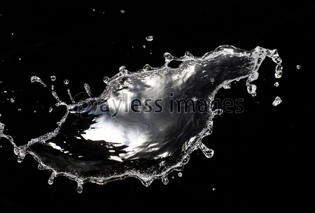 水しぶき 黒バック 商用利用可能な写真素材 イラスト素材ならストックフォトの定額制ペイレスイメージズ 水しぶき 黒バック 商用利用可能な写真素材 イラスト素材ならストックフォトの定額制ペイレスイメージズ