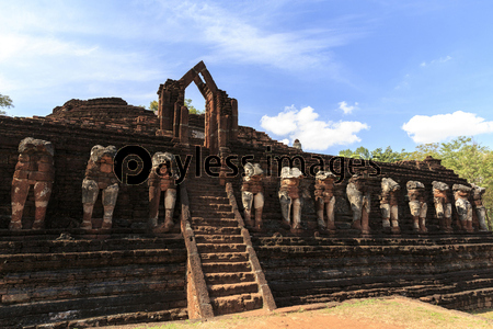 タイ国カムペーンペット県の遺跡ワット・チャーンロープ