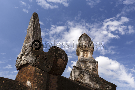 タイ国スコータイの遺跡ワット・プラ・シー・ラタナー・マハータート・チャリエン