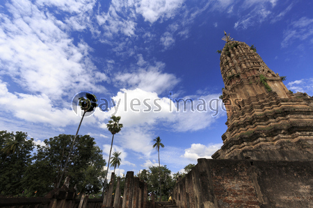 タイ国スコータイの遺跡ワット・プラ・シー・ラタナー・マハータート・チャリエン
