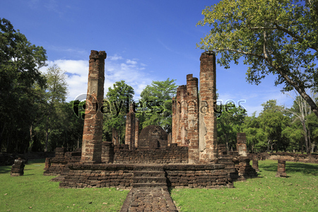 タイ国スコータイ県シーサッチャナライ歴史公園の遺跡ワット・スワンケーオ