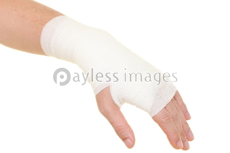 包帯を巻いた手 商用利用可能な写真素材 イラスト素材ならストックフォトの定額制ペイレスイメージズ 包帯を巻いた手 商用利用可能な写真素材 イラスト素材ならストックフォトの定額制ペイレスイメージズ