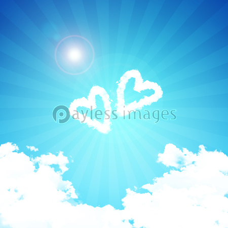 青空に浮かぶハート形の雲 ストックフォトの定額制ペイレスイメージズ