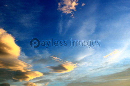 雨上がりの空 ストックフォトの定額制ペイレスイメージズ