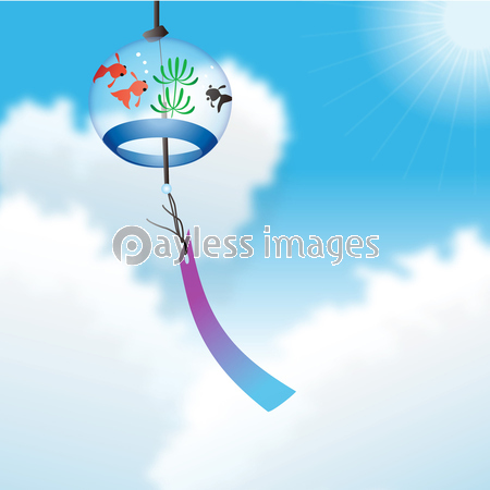真夏の青空に映える金魚模様の江戸風鈴 商用利用可能な写真素材 イラスト素材ならストックフォトの定額制ペイレスイメージズ