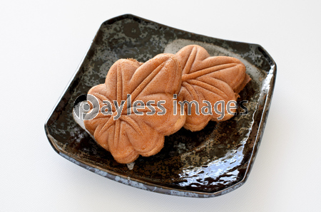 もみじ饅頭 商用利用可能な写真素材 イラスト素材ならストックフォトの定額制ペイレスイメージズ もみじ饅頭 商用利用可能な写真素材 イラスト素材ならストックフォトの定額制ペイレスイメージズ