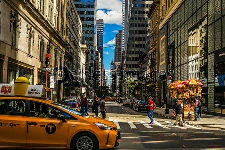 ニューヨーク マンハッタンの街並み ストックフォトの定額制ペイレスイメージズ