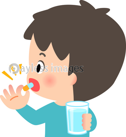 カプセル薬を飲む若い男性 商用利用可能な写真素材 イラスト素材ならストックフォトの定額制ペイレスイメージズ