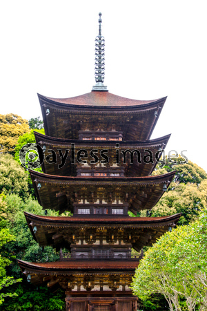 瑠璃光寺 商用利用可能な写真素材・イラスト素材ならストックフォトの定額制ペイレスイメージズ