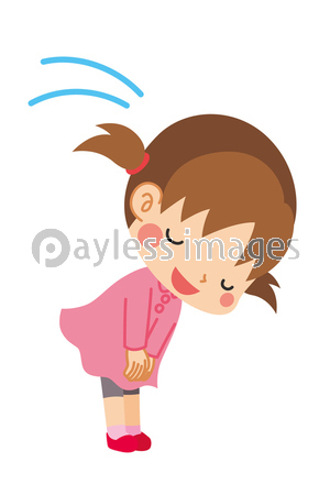 お辞儀する礼儀正しい小さな女の子 商用利用可能な写真素材 イラスト素材ならストックフォトの定額制ペイレスイメージズ