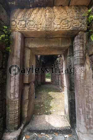タイとカンボジアの国境の遺跡プラサートタームアン 商用利用可能な写真素材 イラスト素材ならストックフォトの定額制ペイレスイメージズ タイとカンボジアの国境の遺跡プラサートタームアン 商用利用可能な写真素材 イラスト素材ならストックフォトの定額制ペイレスイメージズ