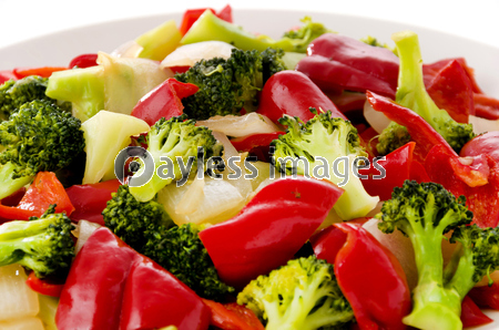 ブロッコリーと赤ピーマンのピーナッツそばのレシピ