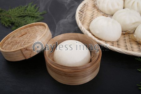 あんまん 商用利用可能な写真素材 イラスト素材ならストックフォトの定額制ペイレスイメージズ