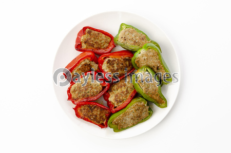 ピーマンの肉詰め 商用利用可能な写真素材 イラスト素材ならストックフォトの定額制ペイレスイメージズ