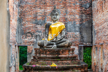 タイ国アユタヤの遺跡ワット・ボロム・プッ...