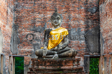 タイ国アユタヤの遺跡ワット・ボロム・プッ...