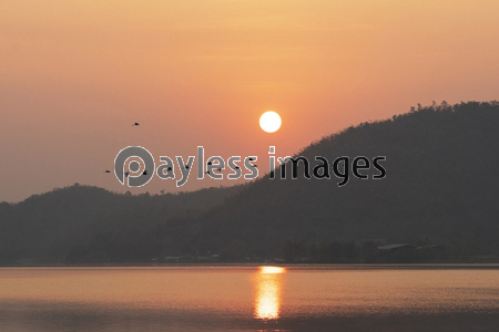 タイ国ケーンクラチャンダムの朝日