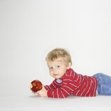 Boy+with+apple.