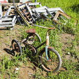 Abandoned+rusty+tricycle