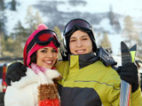 Young+couple+at+skiing+resort