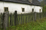 Wooden+fence+around+a+country+home+in+Slovenia