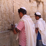 Jewish+men+praying+at+the+Western+Wall