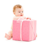 baby+boy+with+big+gift+box