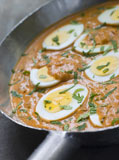 Eggs+Cooked+Moghali+Style+in+a+pan