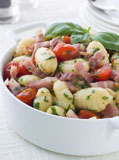 Bowl+of+Gnocchi+with+a+Bacon+Tomato+and+Basil+Dressing