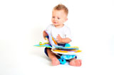 Baby+plays+with+toys