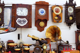 antiques+fair+market+wall+old+clocks+vintage+stuff