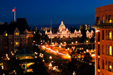 Night+view+of+Victoria%27s+Legislative+Buildings%2C+Canada.