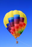 balloon+colorful+vivid+colors+in+blue+sky+flying+ship