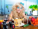 Blonde+funny+on+kitchen+with+pasta+and+fashion+blue+makeup