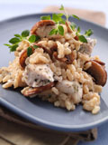 Close-up+of+chicken+and+mushroom+risotto+on+a+plate