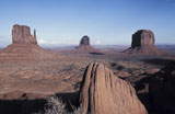 Large+buttes+in+desert
