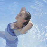 woman+in+swimming+pool