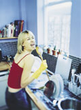 woman+washing+dishes